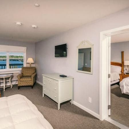 Crescent Lake Inn And Suites Wolfeboro Bagian luar foto