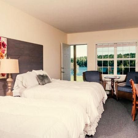 Crescent Lake Inn And Suites Wolfeboro Bagian luar foto