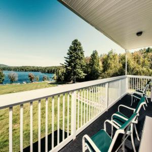 Crescent Lake Inn And Suites Wolfeboro Bagian luar foto